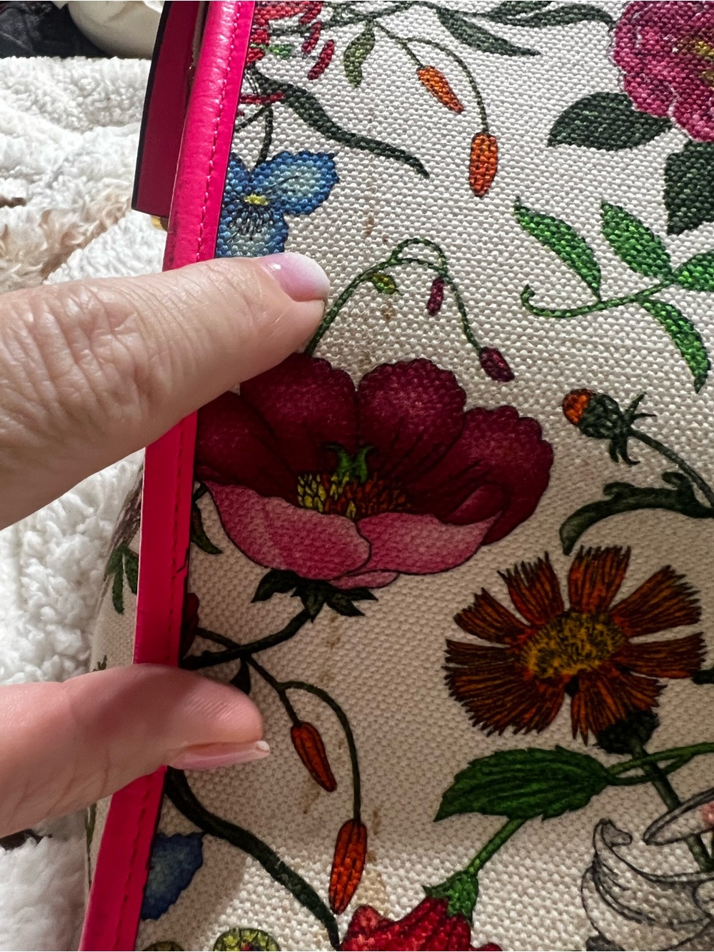 Authentic Gucci Floral Canvas Tote with Hot Pink Trim - Picture 10 of 13